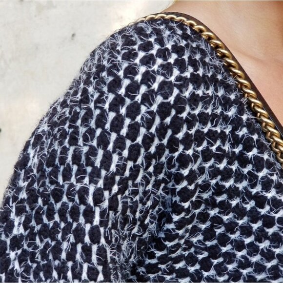 So Soft Fuzzy warm v-neck oversized knit Sweater top Black white - Picture 4 of 4